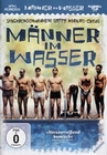 Mnner im Wasser